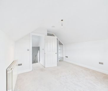 19 Cherry Orchard, Staines-Upon-Thames, Middlesex,TW18 - Photo 4