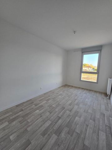 Location Appartement 4 pièces 81m² COLOMBELLES 14460 - Photo 3