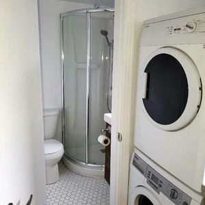 3.5 logement Demi sous sol Elec.inclus Villeray - Photo 2