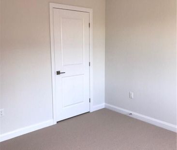 For Lease - 1169 Garner Road Unit# 38, Hamilton, Ontario - Photo 5