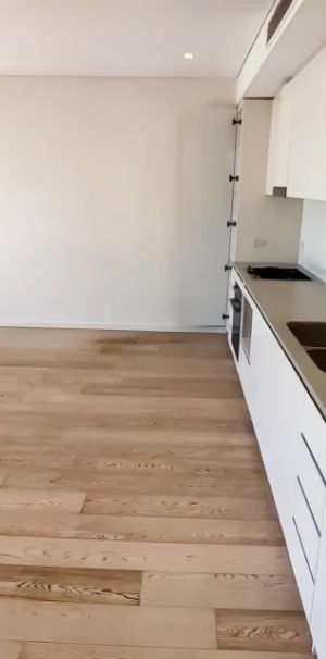 1 bed 1 bath - Photo 2