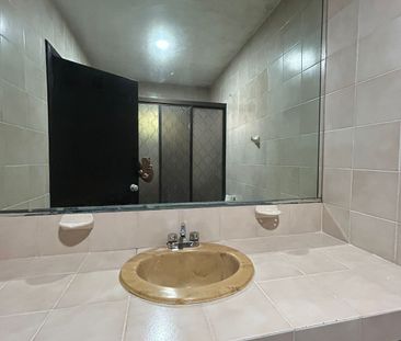 Linda casa de 3 habitaciones dentro de la ciudad - Photo 6