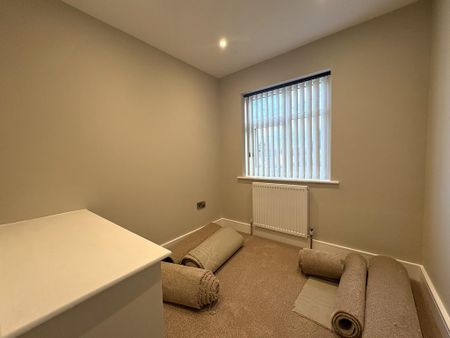 3 bedroom semi-detached house to rent - Photo 5