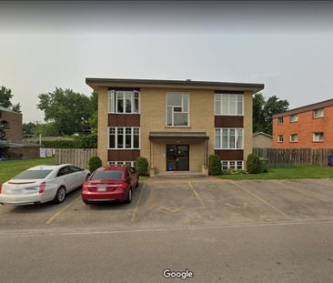 Grand logement 4 1/2 a louer - Photo 3