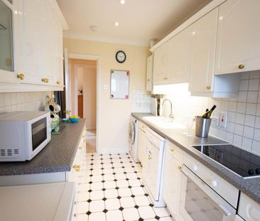 3 bedroom flat to rent - Photo 5