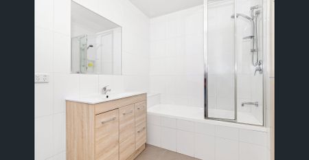 Bright and Light - Photo 3