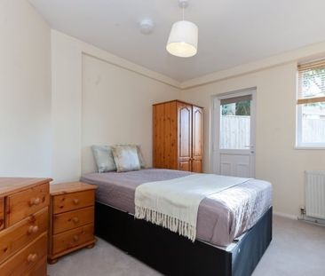 Beechey Avenue, Marston - Photo 1