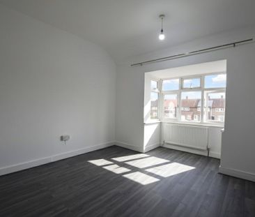 Straight Road, Romford, RM3 - Photo 5