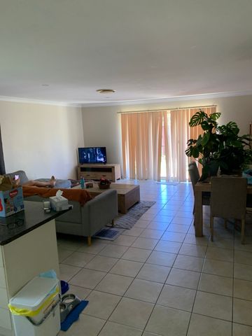 Upper Coomera - Photo 4