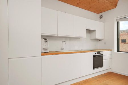 3 bedroom flat to rent - Photo 5