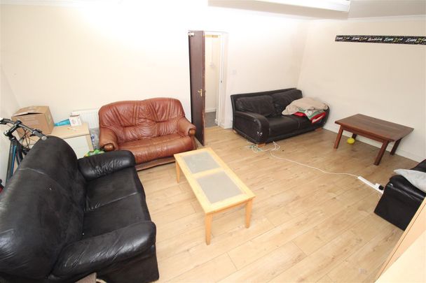 Room For Rent Wood Road, Pontypridd - Photo 1
