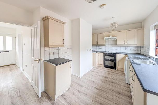 19 Rectory Road, Lurgan, BT66 6HW - Photo 1