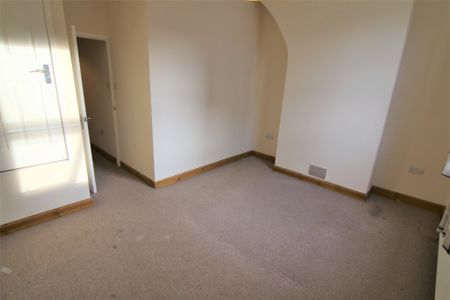 2 Bedroom End Terraced House, Chester - Photo 4