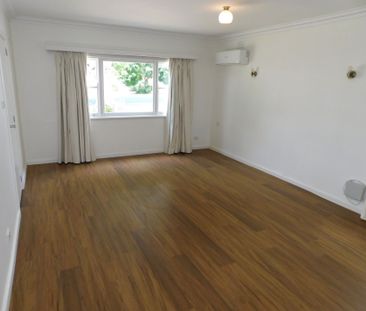 RENOVATED TWO BEDROOM HOUSE - Photo 4