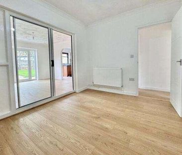 Third Crescent, Slough, SL1 - Photo 1
