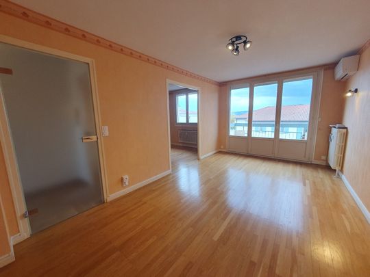 Location Appartement 3 pièces 80m² LE PEAGE DE ROUSSILLON 38550 - Photo 1