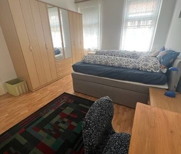 Miete inkl. Nebenkosten: 690 € pro Monat, plus Strom, plus Heizung - Photo 1