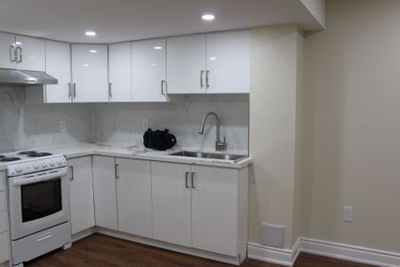 For Lease - 323 Falling Green Crescent Unit# b, Kitchener, Ontario - Photo 4