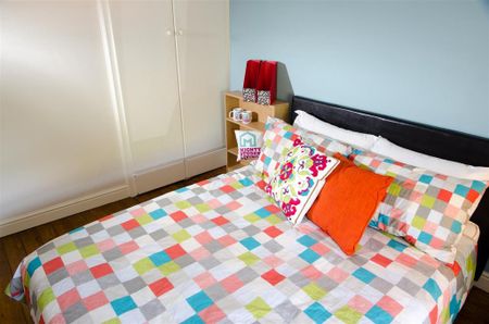 3 bedroom private hall to rent - Photo 5