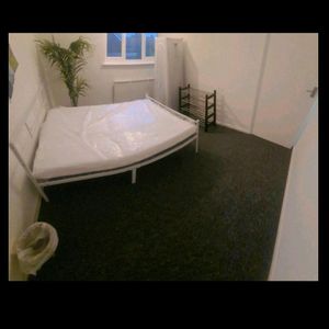 Room in a Shared Flat, Luton, LU2 - Photo 2
