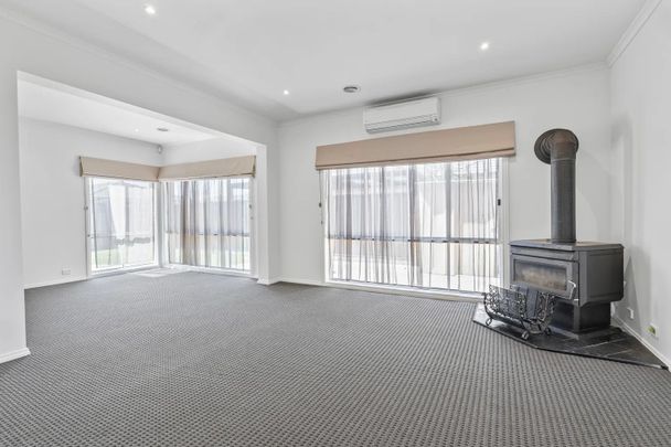 Spacious 4-Bedroom Family Home in Hillside - Photo 1