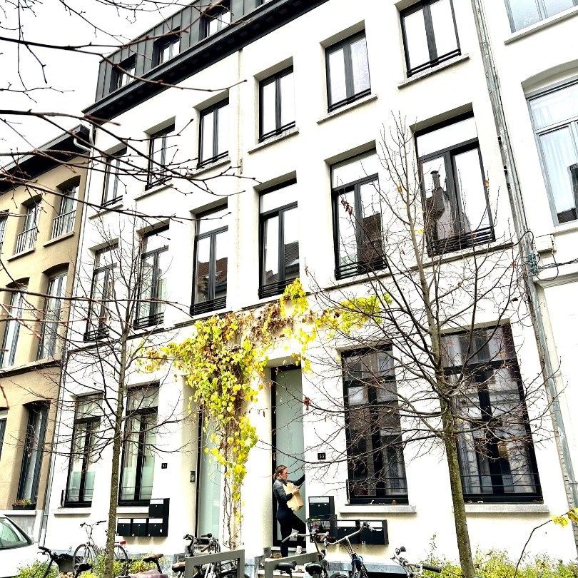 Ruim en licht appartement met luxueuze afwerking - Foto 1