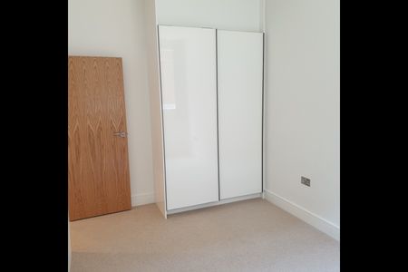 1 Bed Flat, The Landmark, LU1 - Photo 3