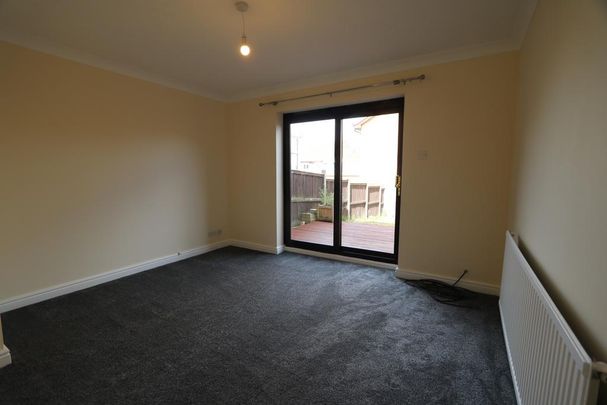 2 bedroom terraced house to rent - Photo 1
