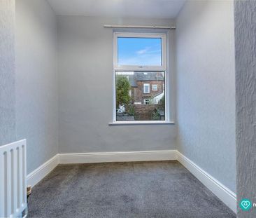 3 bedroom end of terrace house to rent - Photo 3