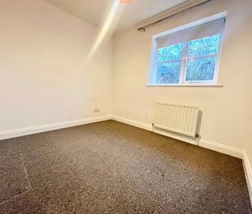 Semi-detached house to rent on - Photo 2