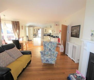 9 Chlorine Mews, 16 Chlorine Gardens, Stranmillis, Belfast, BT9 5DL - Photo 2