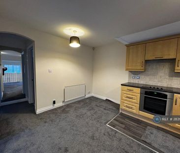 2 bedroom maisonette to rent - Photo 3