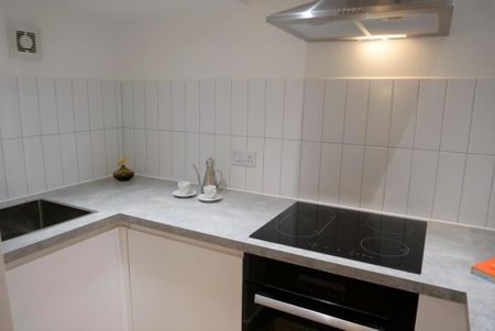 1 bedroom flat to rent - Photo 2