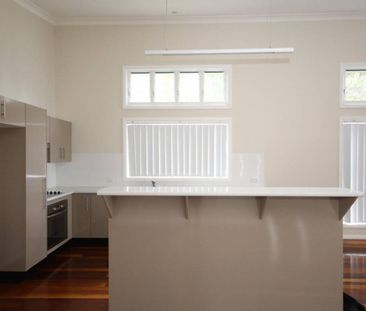 EXECUTIVE 2 BED, 2 BATH VILLA IN CBD! - Photo 4