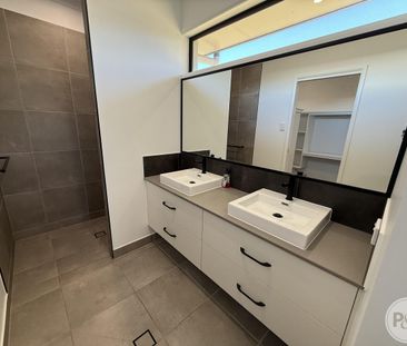 10 Harness Road, Kelso, Qld 4815 - Photo 3