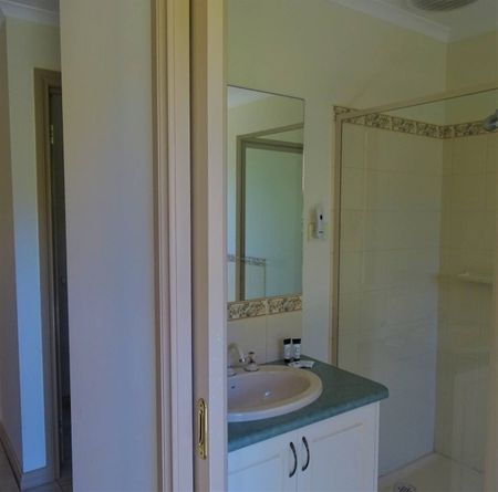 The waves will beckon from across the road - UNIQUE position. - Photo 5