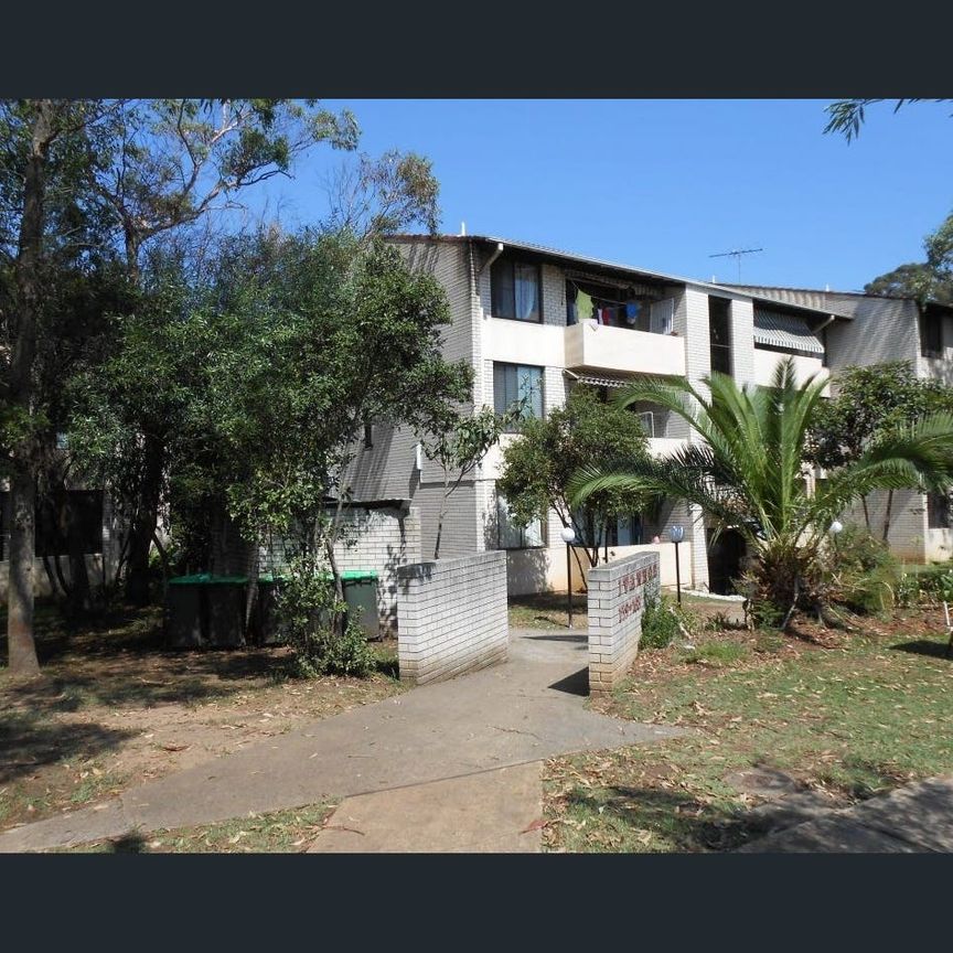 Two Bedroom Unit With A Pool - Photo 2