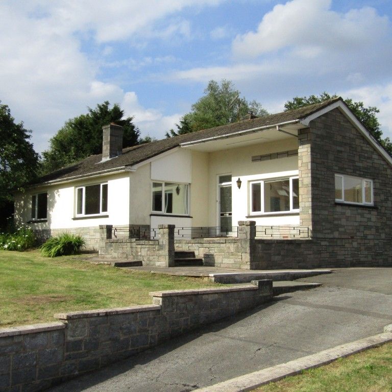 3 bed Bungalow - To Let - Photo 1