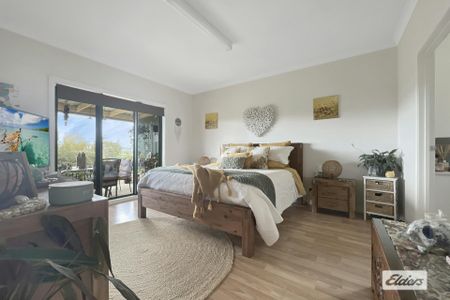 Spectacular Views only minutes from town - Photo 2