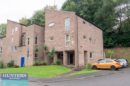 Frizley Gardens Frizinghall, Bradford, Yorkshire, BD9 4LY - Photo 2