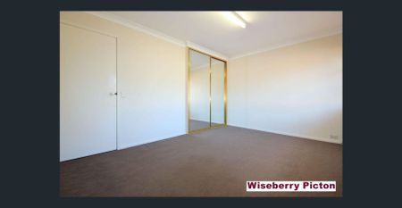 Two Bedroom Townhouse !! Great Location. - Photo 4