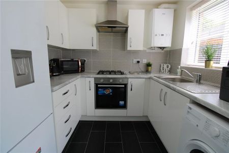 2 bedroom semi-detached house to rent - Photo 4