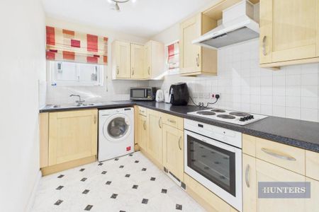 1 bedroom in a house share to rent - Photo 5