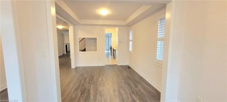 For Lease - 9275 White Oak Avenue Unit# Upper, Niagara Falls, Ontario - Photo 2