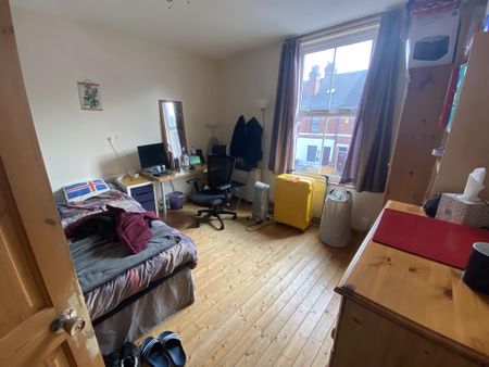 4 bedroom terraced house to rent - Photo 5