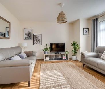 Apartment 2 Glendale Court 182 Saintfield Road, Belfast, BT8 6HN - Photo 1
