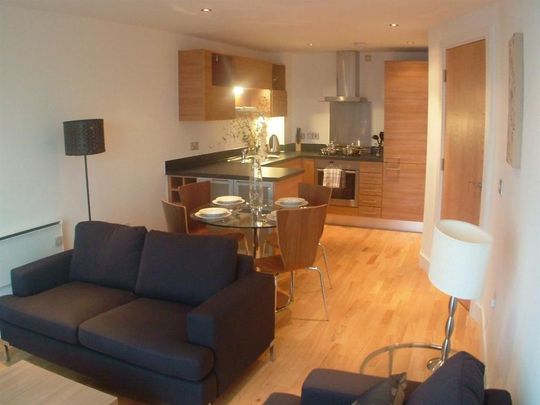 1 bedroom flat to rent - Photo 1