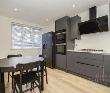 3 bedroom semi-detached house to rent - Photo 6