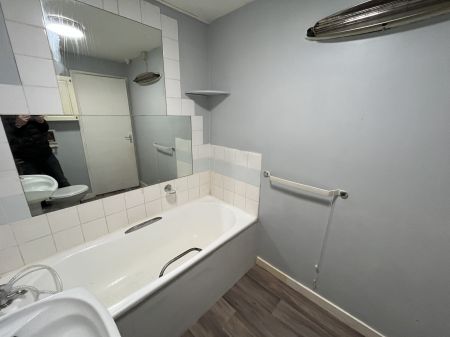 21 Regis Court, Hull - Photo 4