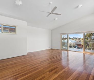 Fabulous Spacious Townhouse - Photo 2